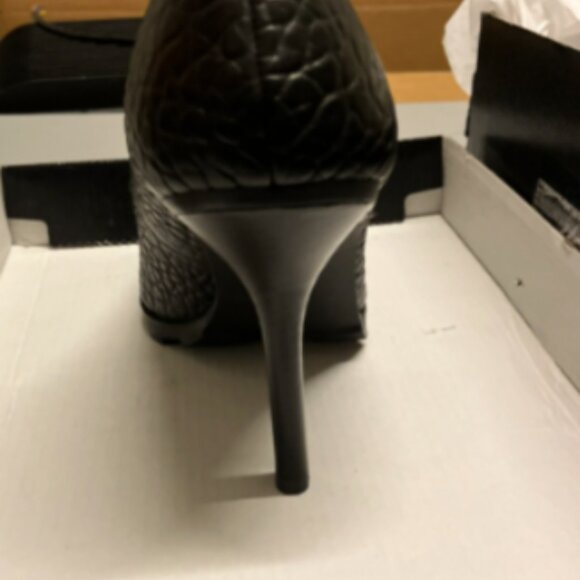 Karl Lagerfeld Women's Black Madelyn Slip On Pointed Toe Lug Sole Pumps 6.5 - Picture 7 of 9